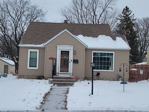 2nd image of 916 Gorman Ave