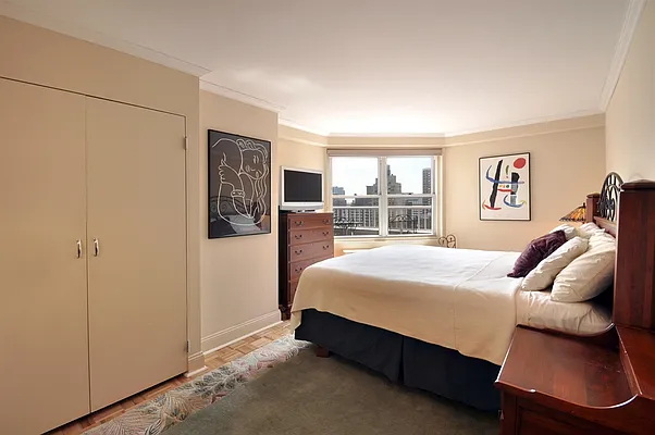 Sold by Corcoran | media 7