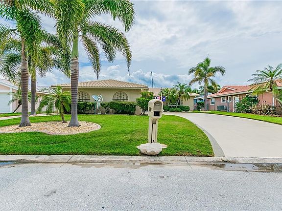 3rd image of 3557 Seaway Dr