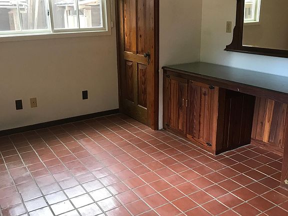 2nd image of 727 Highland Ave #B