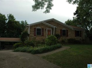 829 Twin Ridge Dr, Gardendale, AL 35071