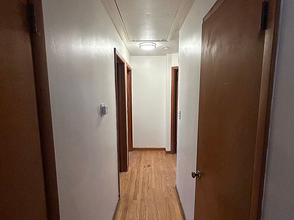 4th image of 13704 Linn Ave