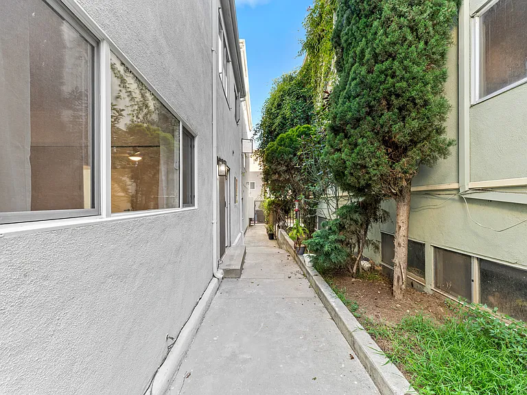 1102 Euclid St #1 — Photo 32
