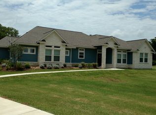 413 Branding Iron Cir, Angleton, TX 77515