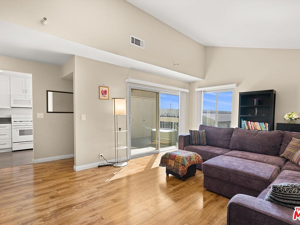 1st image of 5473 Twin Lakes Dr #22