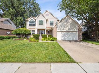 1773 Crestview Dr, Canton, MI 48188