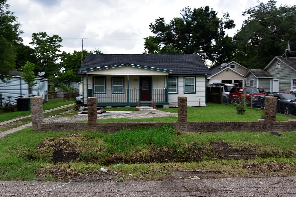 Building Photo - 6229 Clover Ridge St