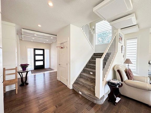 5th image of 116 W Kinniburgh Blvd