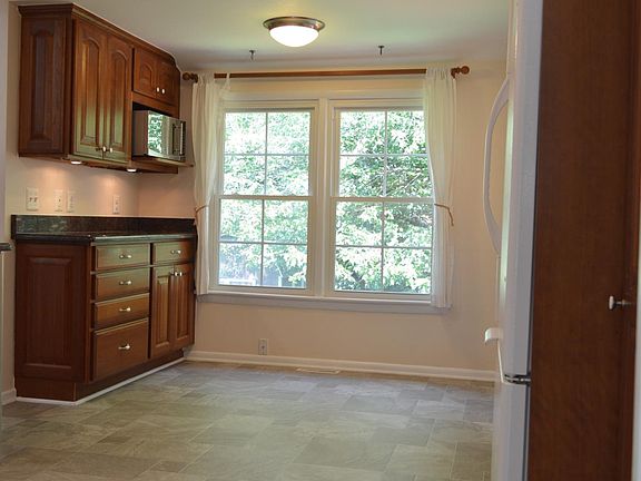 5th image of 8332 Bound Brook Ln