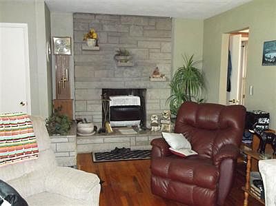 5th image of 4873 Union Pike