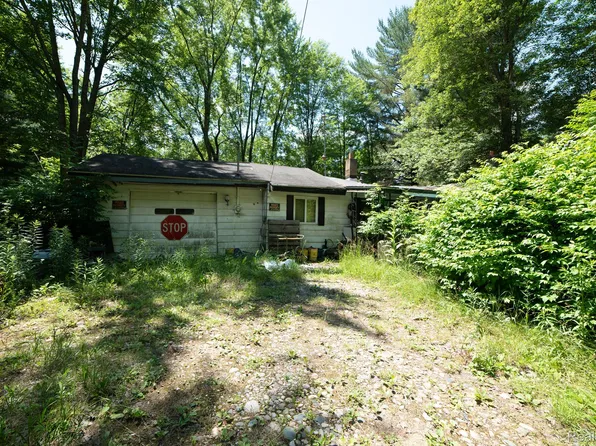 242 Hickory St, Gladwin, MI 48624