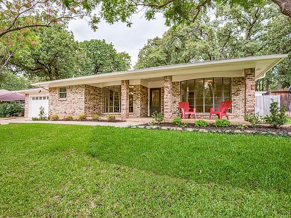 3rd image of 2910 Harvest Hill Dr