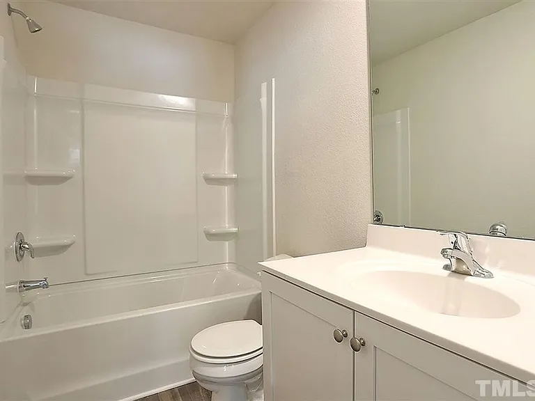 918 E Green St #E103 — Photo 10