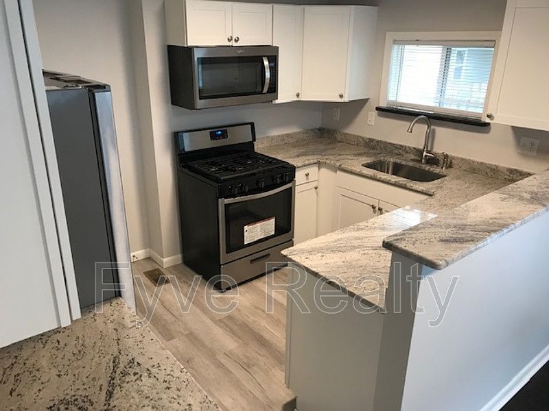 1st image of 198 Highfield Dr