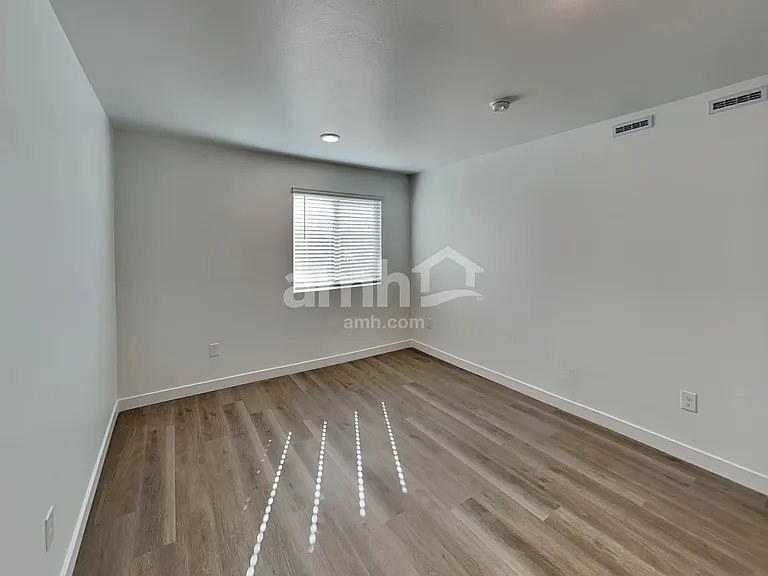 12634 W Flynn Ln — Photo 11