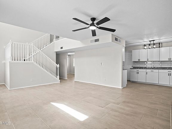 2nd image of 10432 Centaur Dr