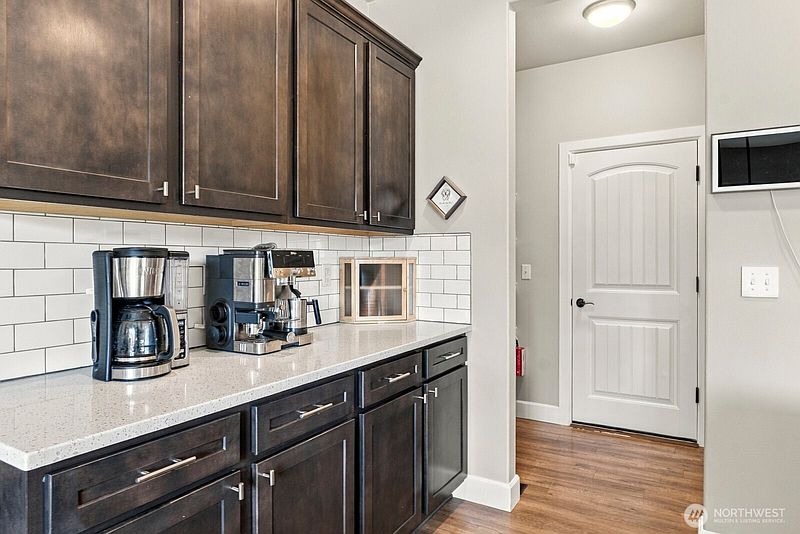 5th image of 9552 Tyler Terrace Court SE