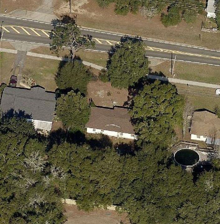 2nd image of 6431 Magnolia St