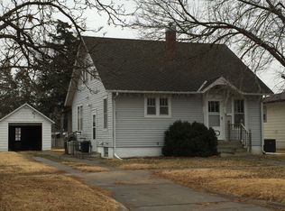 212 S 3rd St, Osborne, KS 67473