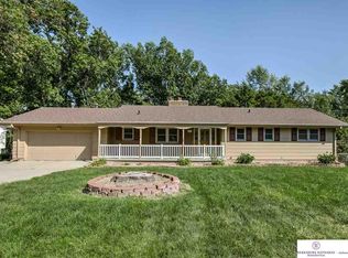 6827 N 52nd St, Omaha, NE 68152
