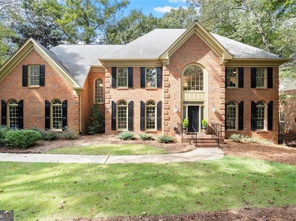 9445 Mistwater Close, Roswell, GA 30076