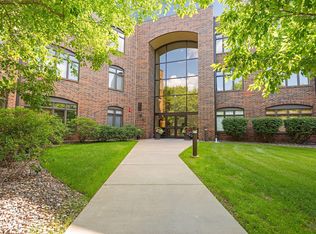 5555 Dewey Hill Rd APT 303, Edina, MN 55439