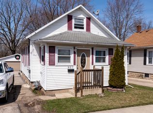 957 Sard Ave, Aurora, IL 60506