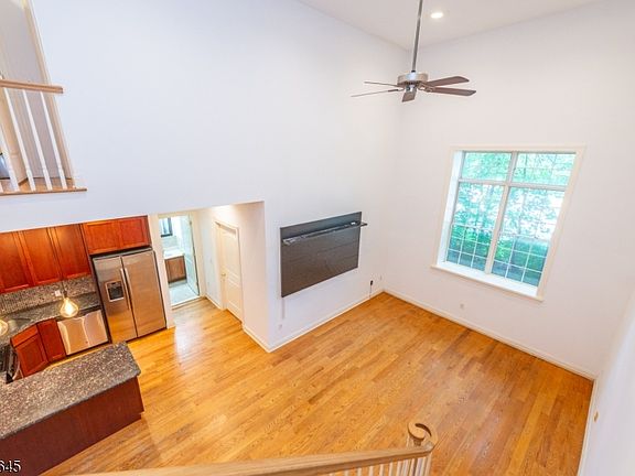 4th image of 186 Walnut St #110