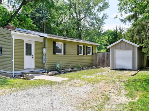 819 South St, Etna, OH 43018