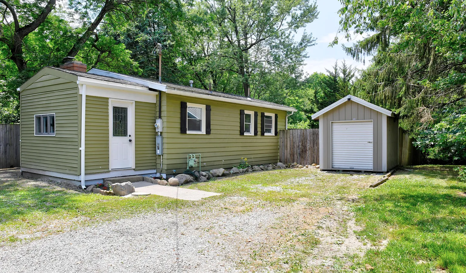 819 South St photo 1