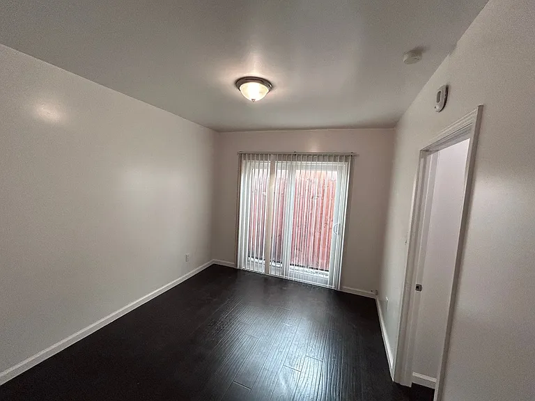 3937 Long Beach Blvd — Photo 9