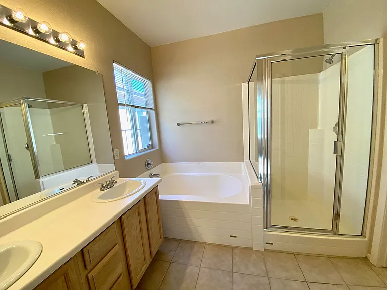 10975 Pumpkin Ridge Ave — Photo 17