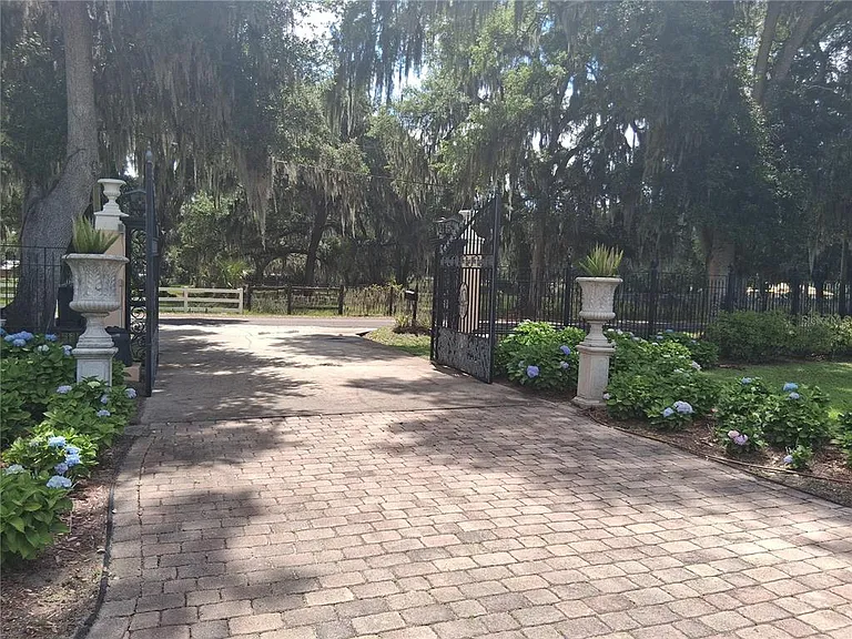 915 Old Welcome Rd — Photo 23