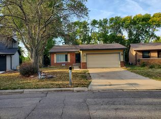 7121 Shamrock Rd, Lincoln, NE 68506