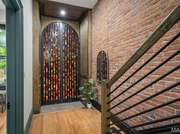 913 Morrison Ave, Saint Louis, MO 63104