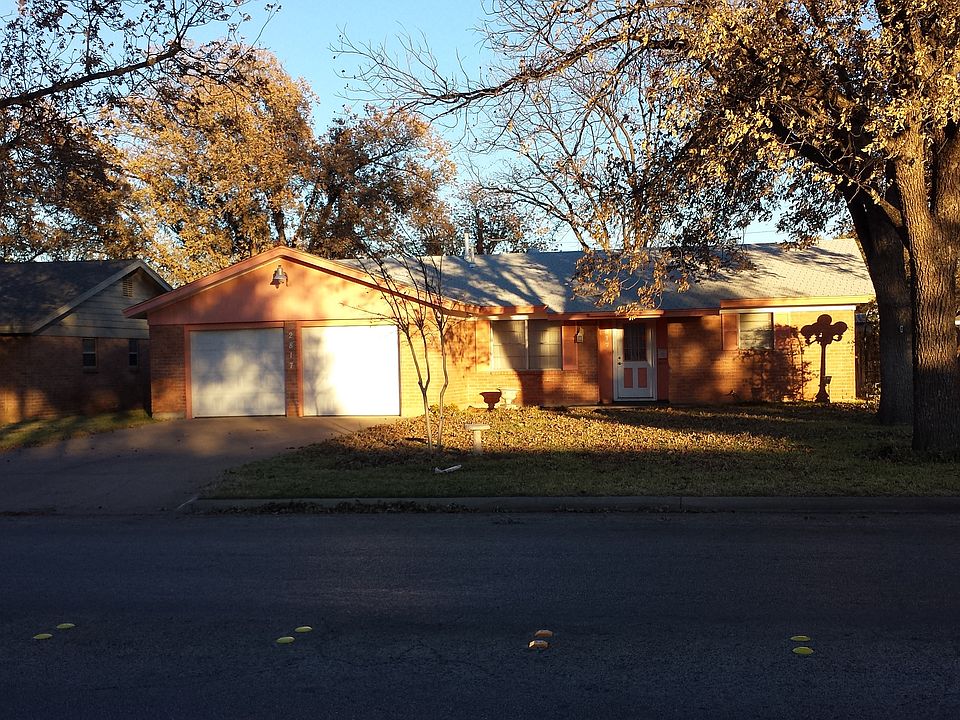 Large pecan trees