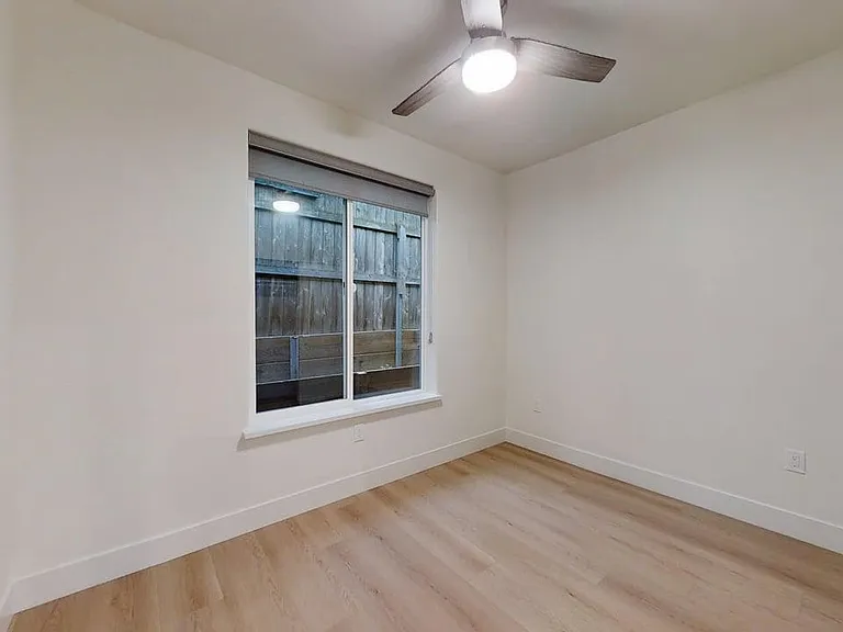 8404 Ascolano Ave — Photo 27