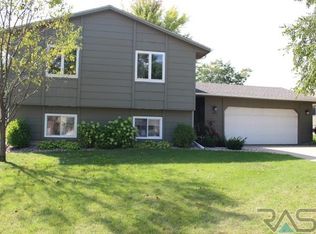 4105 E Oak St, Sioux Falls, SD 57103