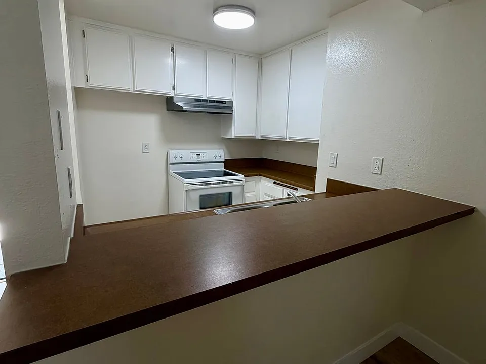 21801 Roscoe Blvd #128