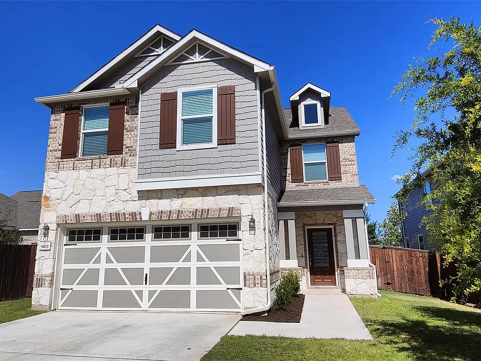9107 Golden Leaf Dr