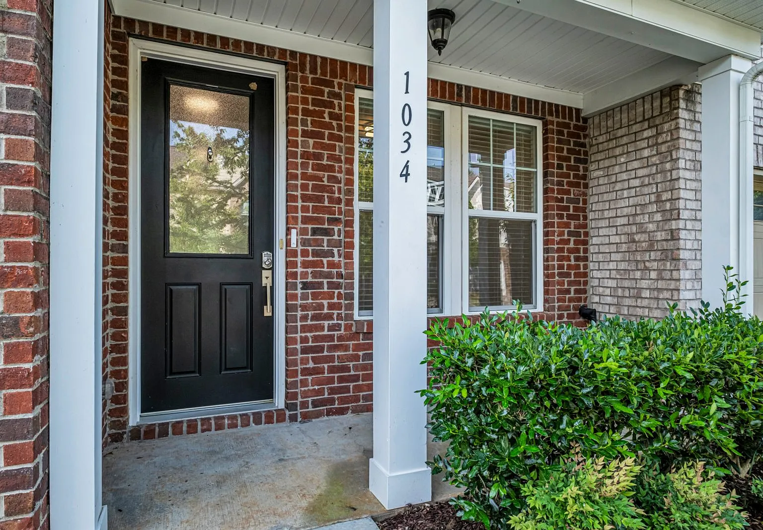3 bed, 2.5 bath, 1679 sqft, $2,250 — Photo 3