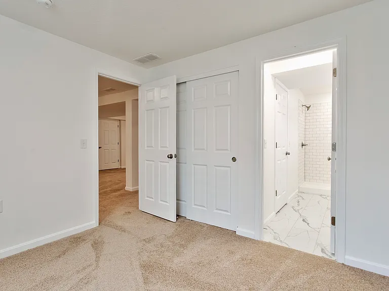128 Kelly Dr — Photo 16