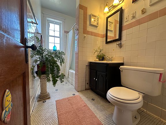 3rd image of 4345 N Damen Ave APT 3