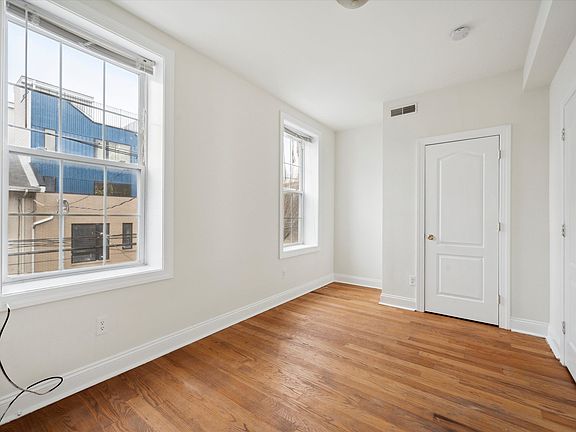5th image of 1811 N 18th St Unit 2
