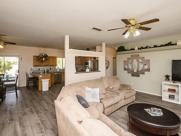 784 Cactus Dr — Photo 4