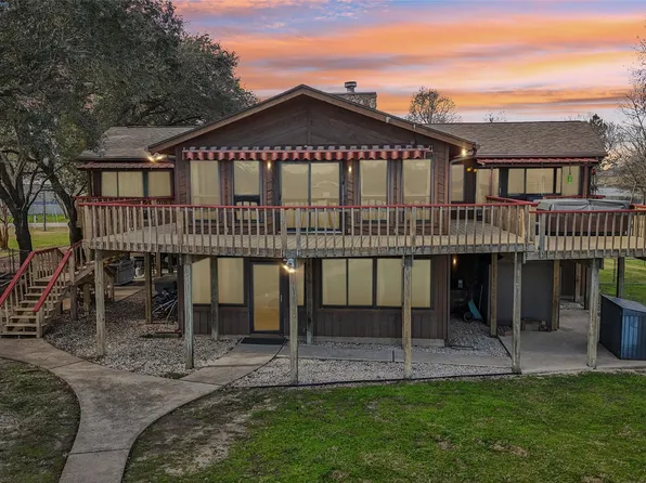 94 Lake View Dr, Huntsville, TX 77320