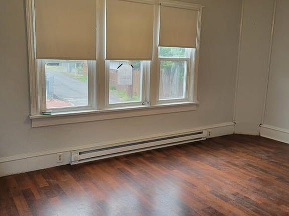 4th image of 208 5th St