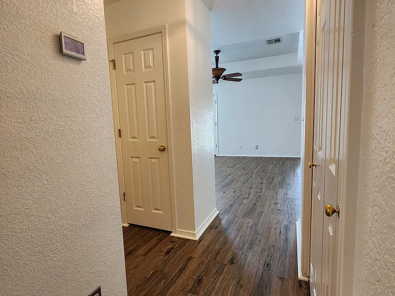 1609 E 66th Pl — Photo 11