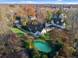55 Saint Johns Pl #R, New Canaan, CT 06840