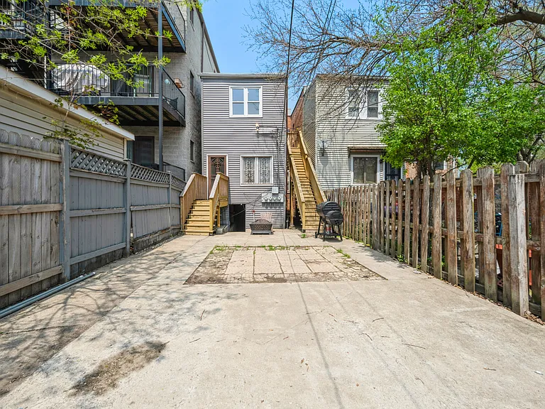 425 E 41st St #2 — Photo 13